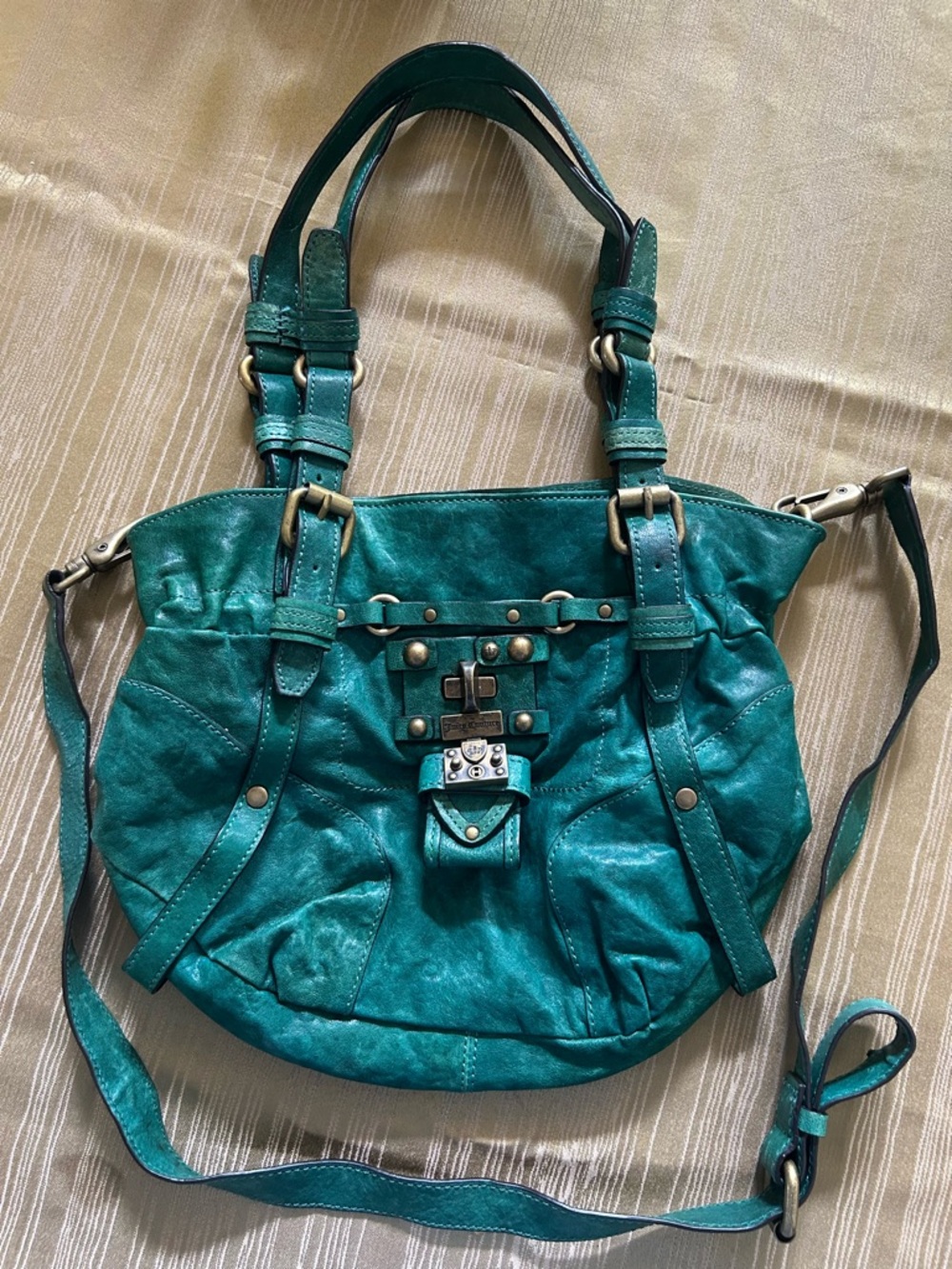 STUNNING rare Genuine Leather Juicy Couture handbag💙💚